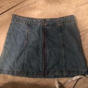 LAST CHANCE Altar’d State Zipper Skirt Size Small Denim Blue Short Casual